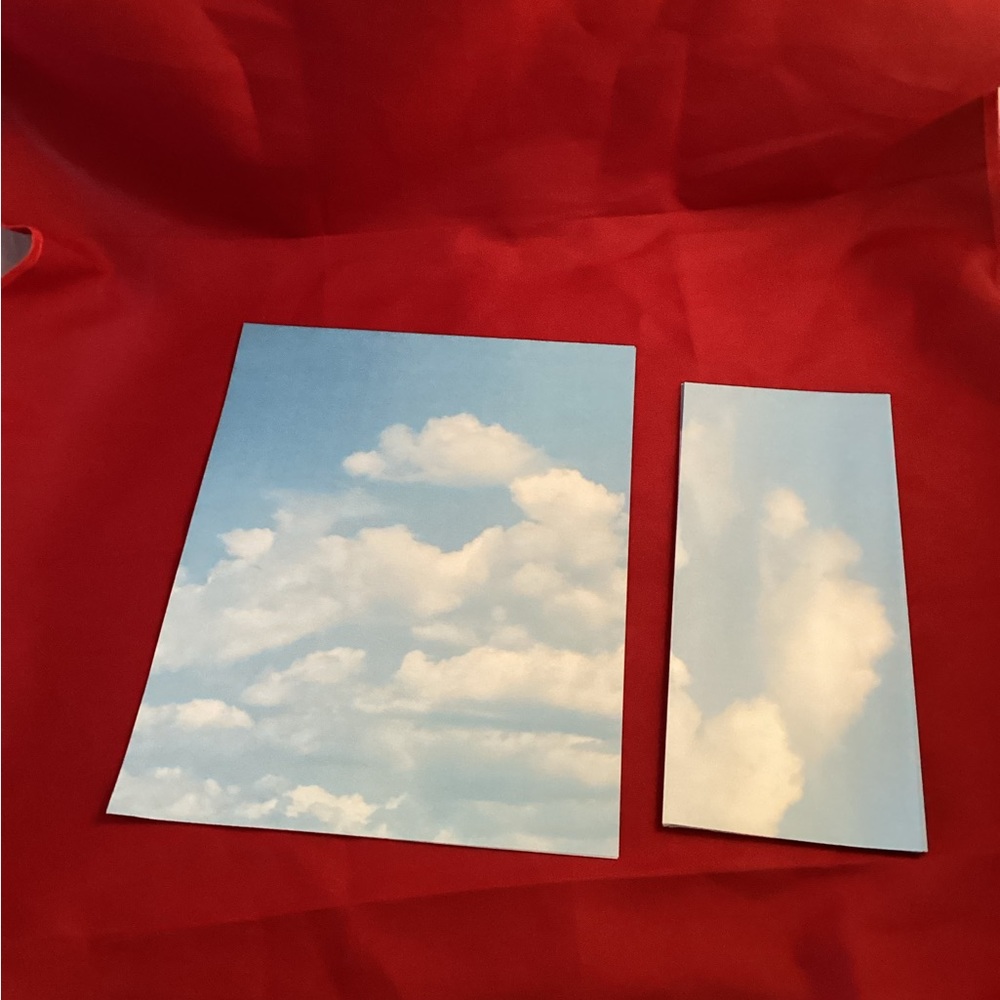 Ten sky with cloud letter papers with five enveloppes